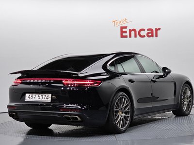 صورة 4 لـ 2018 Porsche PANAMERA