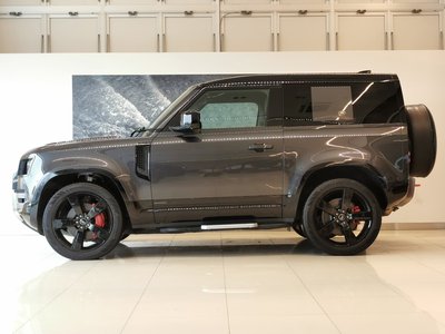 LAND ROVER DEFENDER - 7