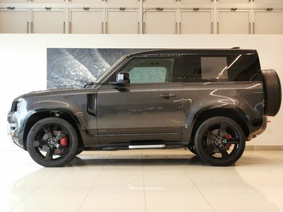 LAND ROVER DEFENDER - 10