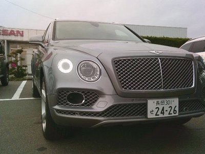 BENTLEY BENTAYGA - 1