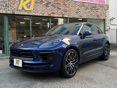 PORSCHE MACAN - 1