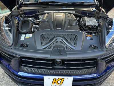 PORSCHE MACAN - 9