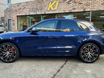 PORSCHE MACAN - 3