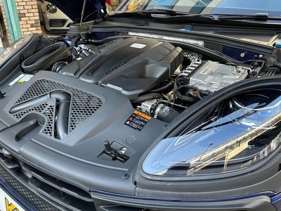 PORSCHE MACAN - 10