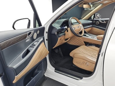 صورة 10 لـ 2023 Genesis GV80