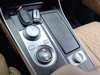 صورة 9 لـ 2023 Genesis GV80