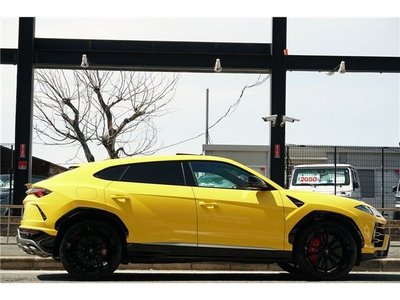 2020 Lamborghini URUS photo 3