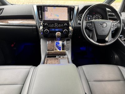 TOYOTA ALPHARD - 2