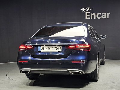 MERCEDES-BENZ E-CLASS - 4