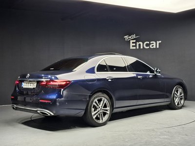 MERCEDES-BENZ E-CLASS - 3