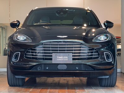 ASTON MARTIN DBX - 4