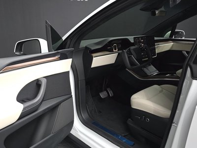 2023 Tesla MODEL X — миниатюра 13