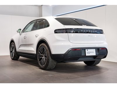 PORSCHE MACAN - 2