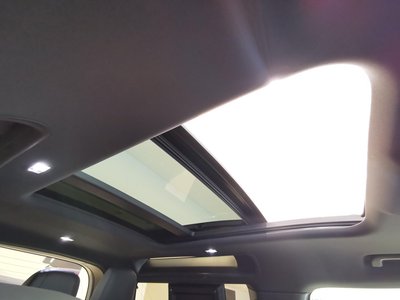 LAND ROVER DEFENDER - 3