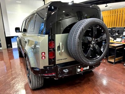 LAND ROVER DEFENDER - 6