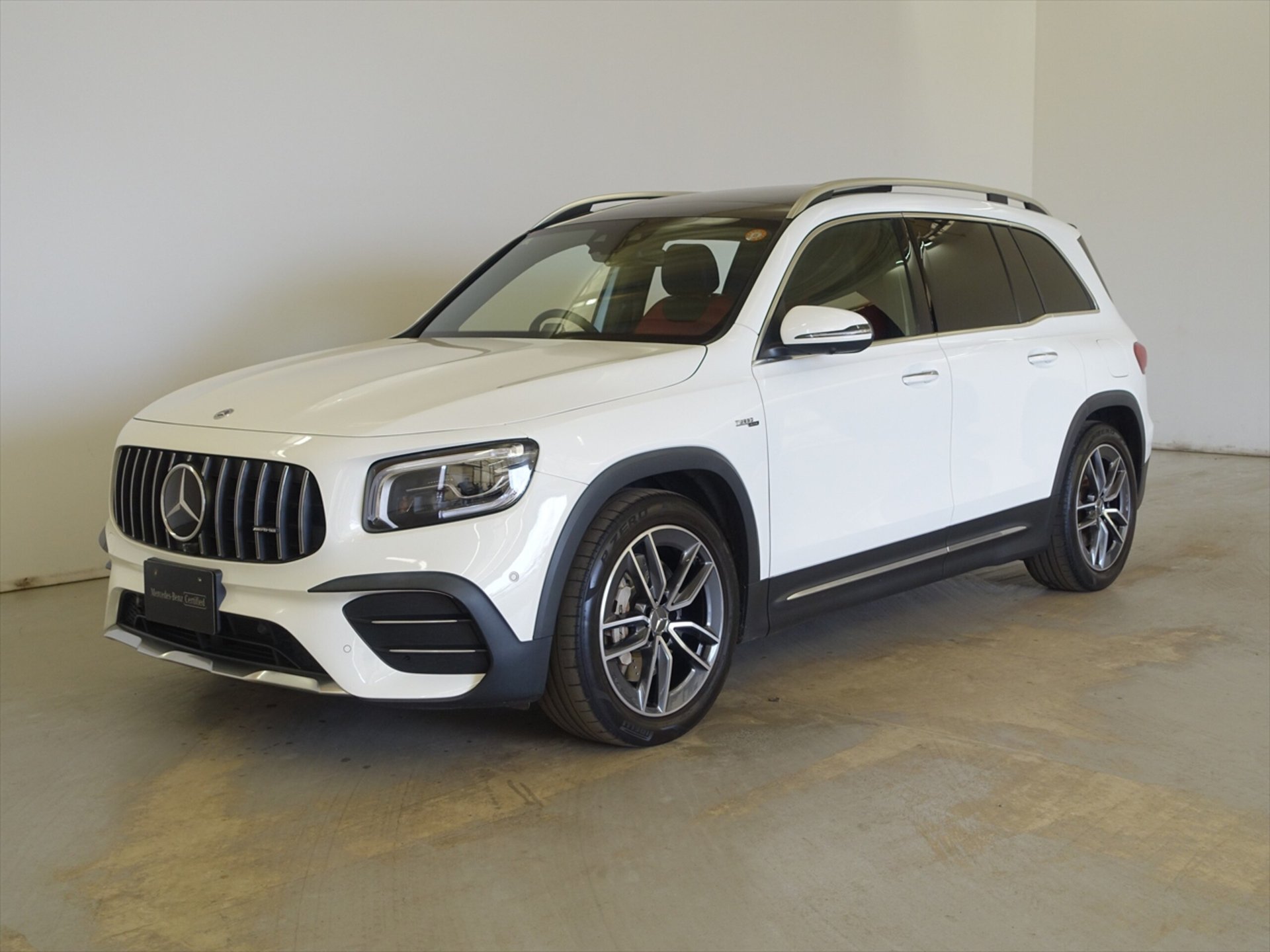 MERCEDES-BENZ GLB AMG - View 1