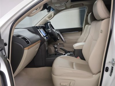 2023 Toyota LAND CRUISER PRADO — миниатюра 30