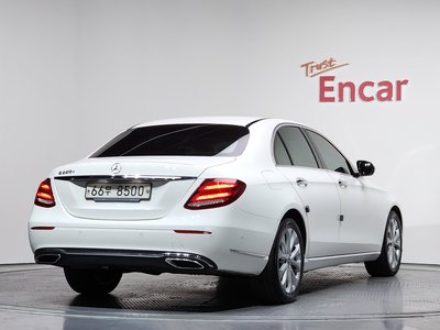 MERCEDES-BENZ E-CLASS - 3