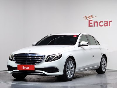 MERCEDES-BENZ E-CLASS - 1