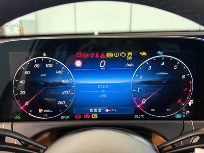 MERCEDES-BENZ E-CLASS - 8