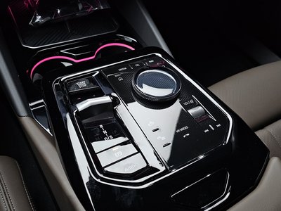 2025 BMW 5 SERIES 缩略图 12