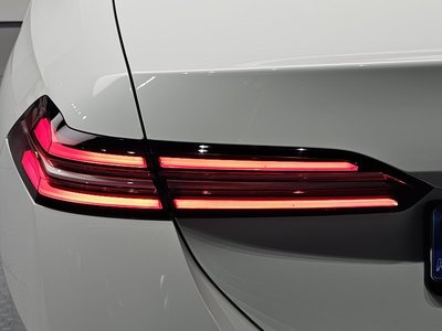 صورة 10 لـ 2025 BMW 5 SERIES