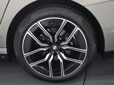 BMW 7 SERIES - 8
