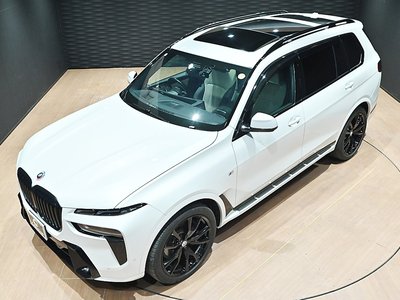 BMW X7 - 7