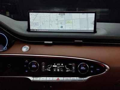 2021 Genesis GV70 — миниатюра 14