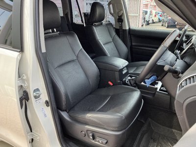 TOYOTA LAND CRUISER PRADO - 6
