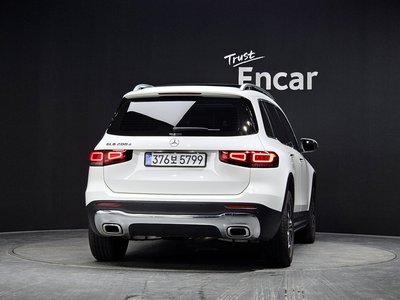 2022 Mercedes-BENZ GLB — фото 4