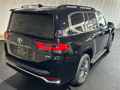 TOYOTA LAND CRUISER 300 - 7