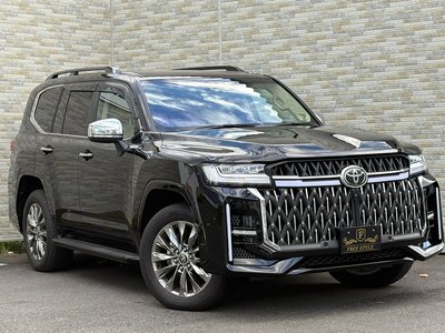 TOYOTA LAND CRUISER 300