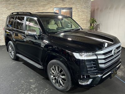 TOYOTA LAND CRUISER 300 - 5