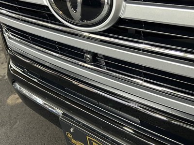 TOYOTA LAND CRUISER 300 - 9