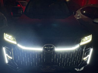 TOYOTA LAND CRUISER 300 - 4