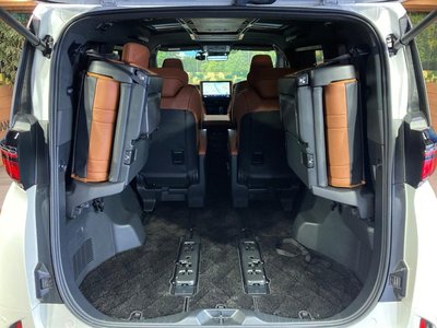 صورة مصغرة 35 لـ 2023 Toyota VELLFIRE