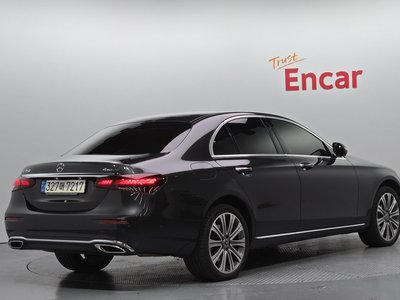 MERCEDES-BENZ E-CLASS - 4