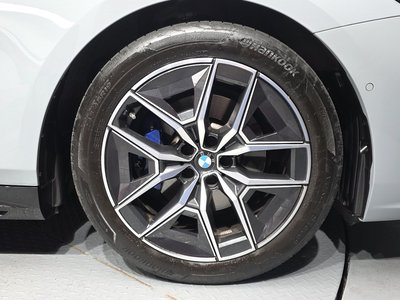 BMW 5 SERIES - 8