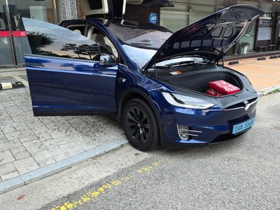 TESLA MODEL X - 4
