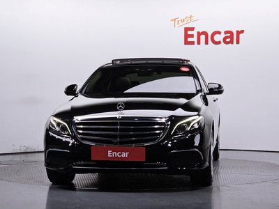 MERCEDES-BENZ E-CLASS - 2
