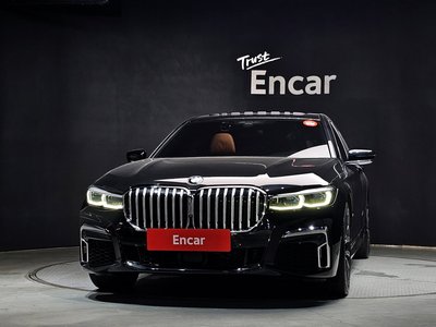 2022 BMW 7 SERIES photo 2