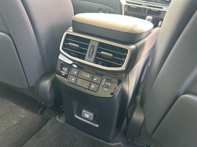 صورة مصغرة 31 لـ 2023 Lexus RX