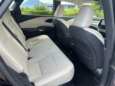 صورة مصغرة 30 لـ 2023 Lexus RX