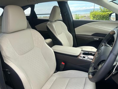 صورة مصغرة 17 لـ 2023 Lexus RX