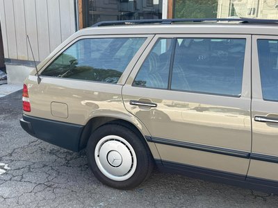 MERCEDES-BENZ E-CLASS - 10