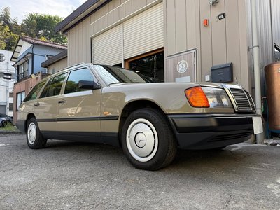 MERCEDES-BENZ E-CLASS - 4