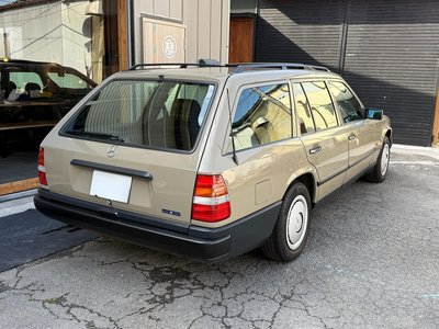 MERCEDES-BENZ E-CLASS - 8