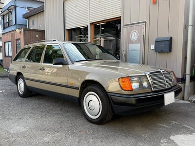 MERCEDES-BENZ E-CLASS - 1