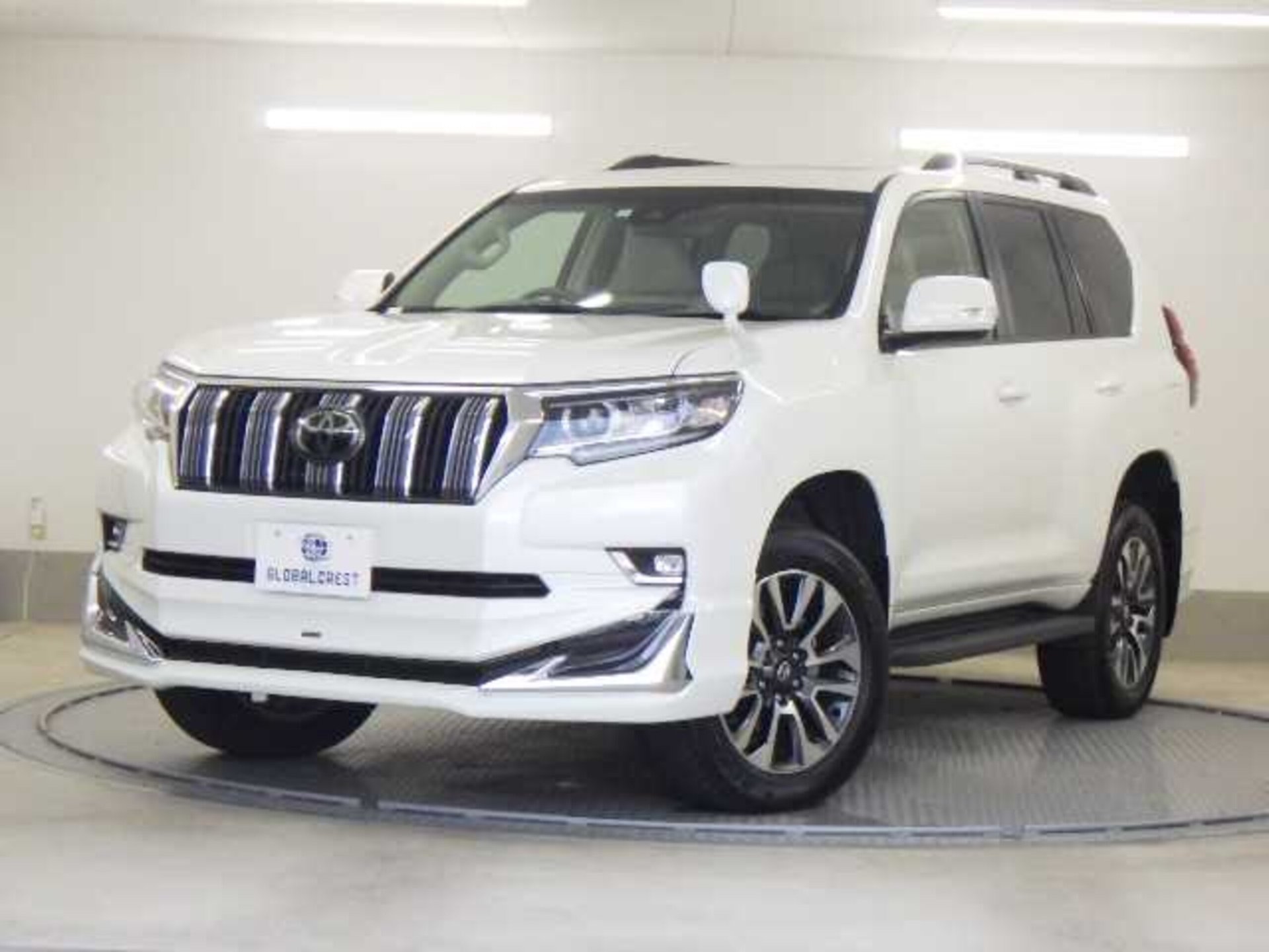 TOYOTA LAND CRUISER PRADO - View 1